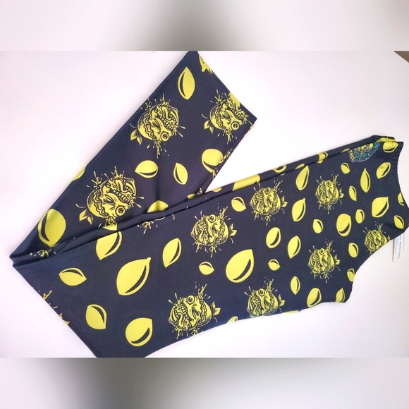 NWT Miss Mary Jane Leggings Size Medium - Picture 3 of 9